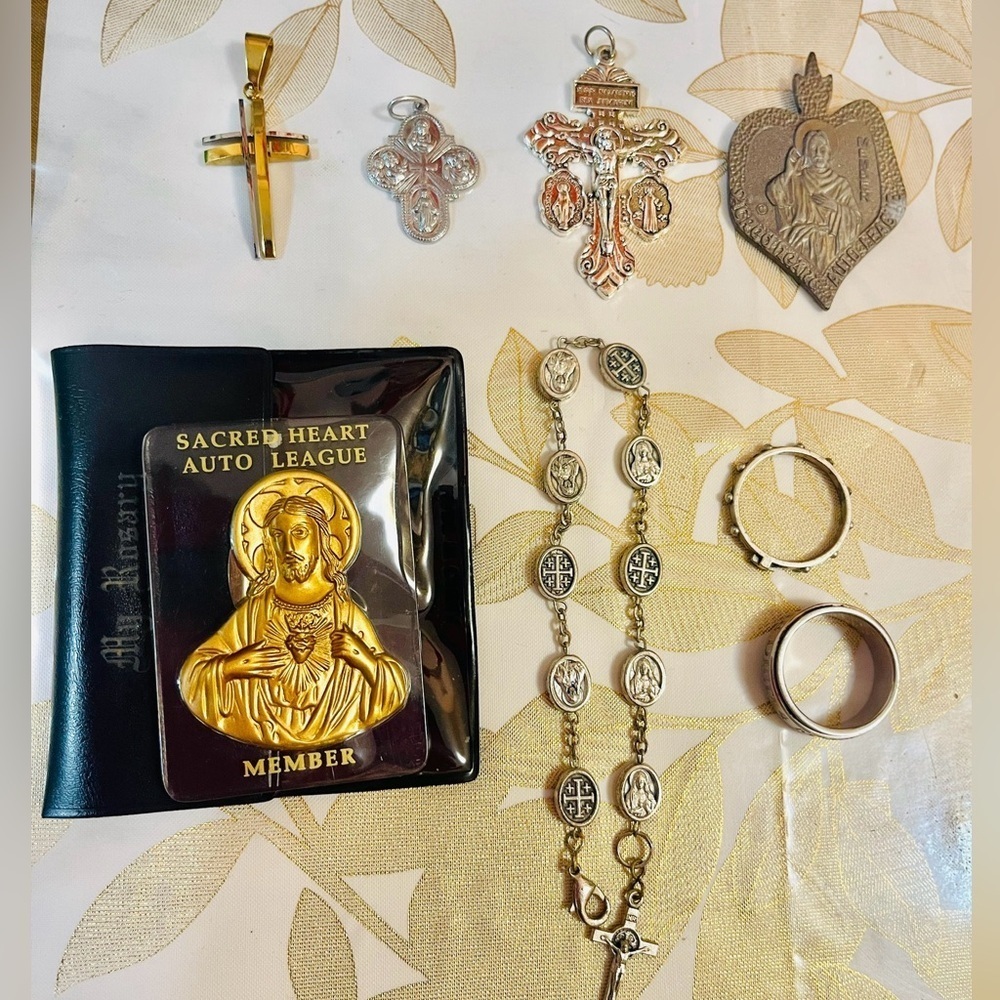Lot Of VTG Religious Christian Holy Cross Jewelry Pendants Rings Bracelet Auto